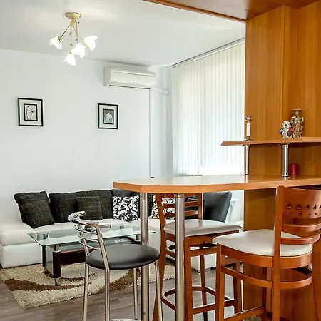 Comfortable 2br Maisonette Near Center By Flat Manаger * Варна
