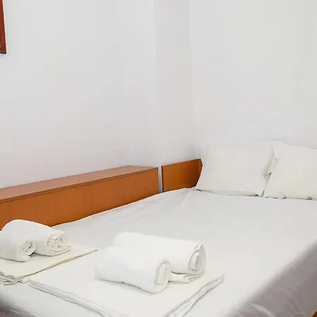 Апартаменти Comfortable 2br Maisonette Near Center By Flat Manаger *