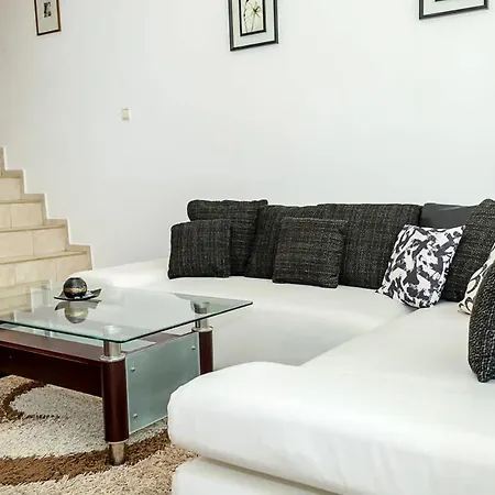 Comfortable 2br Maisonette Near Center By Flat Manаger Варна