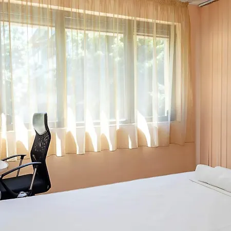 Апартаменти Comfortable 2br Maisonette Near Center By Flat Manаger Варна