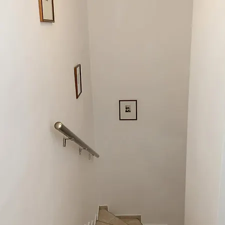 Апартаменти Comfortable 2br Maisonette Near Center By Flat Manаger Варна